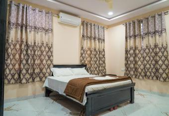 MS Cloud Scape Inn has Balcony rooms