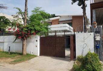 Milton International guest house has Balcony rooms