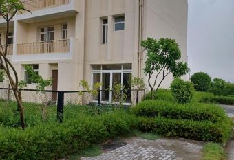 The Villa has Smoking/Balcony rooms