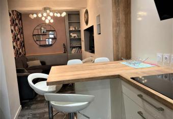 Maison de FLO Centre Historique Argeles sur mer has Balcony rooms