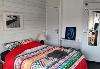 Chez Daniel & Catherine allows 18 year olds to book a room