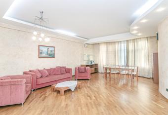 Deluxe 3 bedroom 1 living room 2 bathroom apartment has Balcony rooms