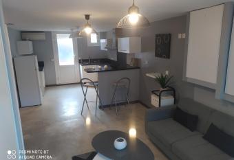 Appartement quartier calme has Balcony rooms