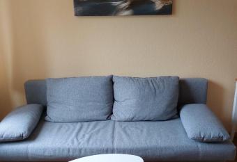 Ferienwohnung Rendsburger Landstra  e 81 allows 18 year olds to book a room