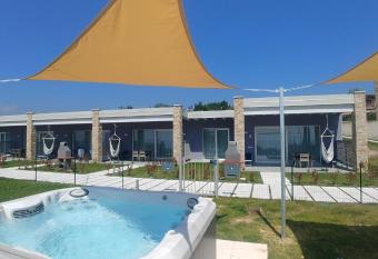 Relais Rosa Dei Venti -Ciao Vacanze- allows 18 year olds to book a room