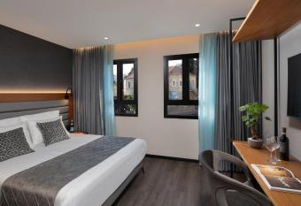 The Blend has Balcony rooms