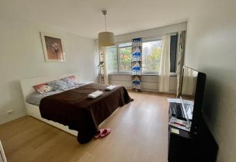 Mini Hostel has Balcony rooms