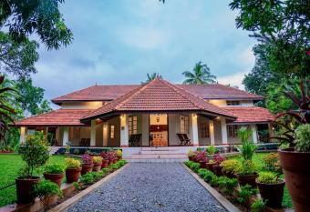 Nellari Heritage Bungalow has Balcony rooms