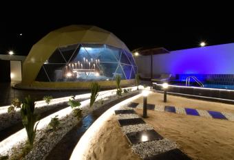                   has rooms with a private hot tub