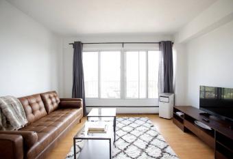 Classic Montreal Atelier has Balcony rooms