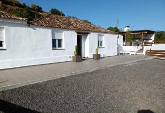 Casa Nando has Balcony rooms