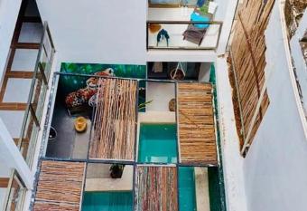 Playa Beach has Smoking/Balcony rooms