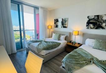 Lovely 2Bed 1Bath Condo With Private Balcony 18th Floor has Balcony rooms