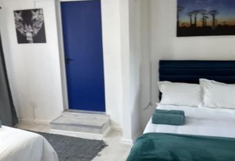 Cub s Home has rooms with a private hot tub