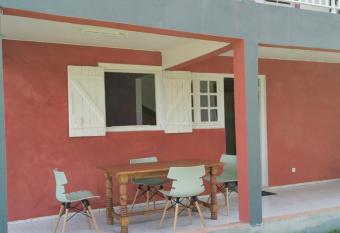 T3 bas de villa has Balcony rooms