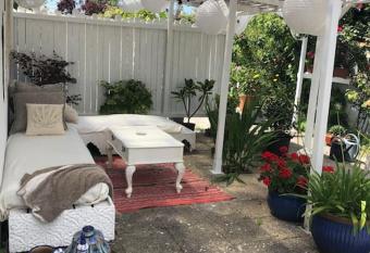 MAISON CHATEAU D OLERON has Balcony rooms