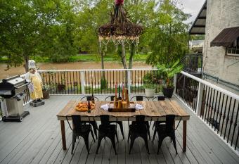 Chateau Royale, Pet Friendly, On Bayou, Downtown! has Balcony rooms