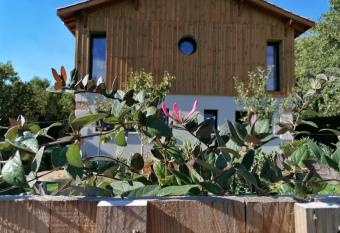 Les Callunes chambres d h  tes et location meubl  e    800 m de la plage ! allows 18 year olds to book a room