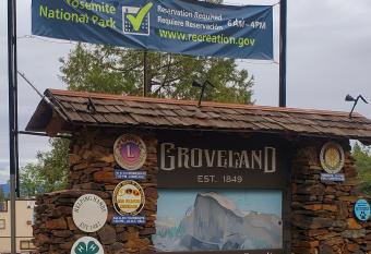 Ponderosa, Master Suite in Yosemite Gem on Ferretti, a mountain cabin has rooms with a private hot tub