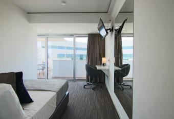 Phaedrus Living: Luxury Suite Nicosia 504 allows 18 year olds to book a room