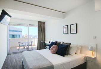 Phaedrus Living: Luxury Suite Nicosia 505 allows 18 year olds to book a room