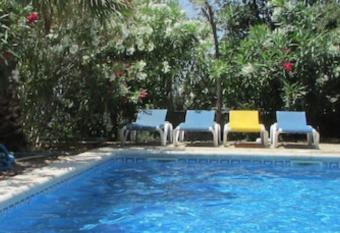 Cosy apartment with private swimming pool has Balcony rooms