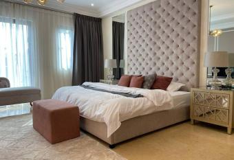 Cheerful 4-bedroom Villa With Shared Pool has Balcony rooms