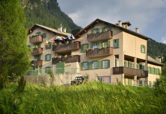 Casa Alpina San Luigi has Balcony rooms
