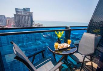 Orbi City Aparthotel Sea View has Balcony rooms