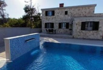 Villa Sana has Balcony rooms