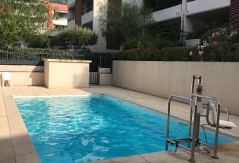 Apt In The City Center Residence With Pool has Balcony rooms