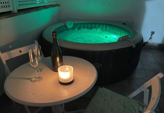 Casa Los Titos allows 18 year olds to book a room