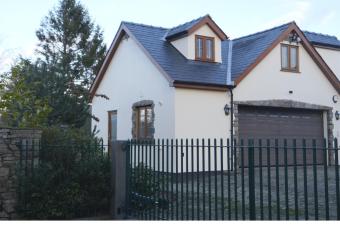 Bryn Gerrig Cottage allows 18 year olds to book a room