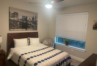 Perfect Austin Getaway For Work or Play! has Balcony rooms