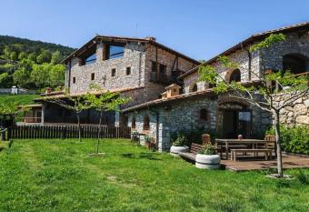 Casa a la natura de la Garrotxa has Balcony rooms
