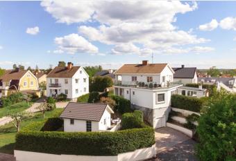 Pensionat Prinsh  jden - Home allows 18 year olds to book a room