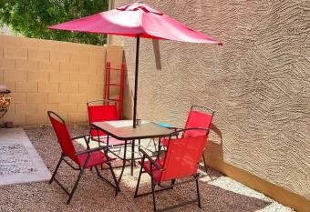 Heart of Arrowhead area with POOL-Shopping, Dining, Entertainment, P83 Sports Complex has Balcony rooms