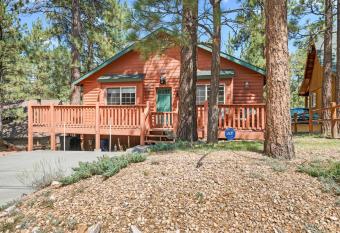 104 - Cozy Cabin in Pinewood Estates has Balcony rooms