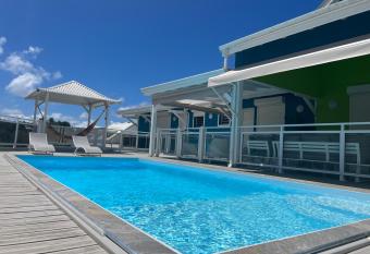 Villa de Standing avec piscine au Gosier has Balcony rooms