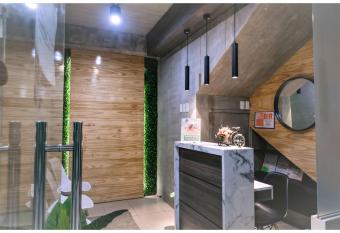 OYO 925 Rcee Place allows 18 year olds to book a room