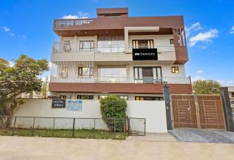 Hotel Water Vibe has Smoking/Balcony rooms