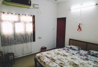 butterfly homestay allows 18 year olds to book a room