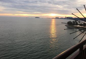 PD Seaview Holiday Apartment has Balcony rooms