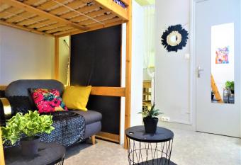 Charmant appartement 2 personnes - Hyper centre Montauban allows 18 year olds to book a room