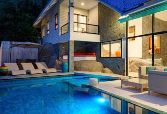 Bayview Villa 3 Bedroom Seaview Villa Near Viewpoint in Chaweng has Balcony rooms