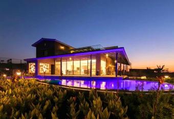 HIDDEN HEAVEN 4 BHK has Balcony rooms