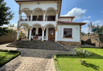 VILLA SIROINEY has Balcony rooms