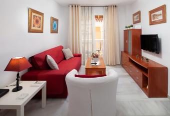 Mati s Charming beach Apartment has Balcony rooms