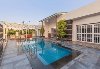 Silver Wood Kardnea 3BHK has Balcony rooms