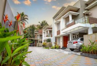 Joseph Cazle Villa - 1 has Balcony rooms